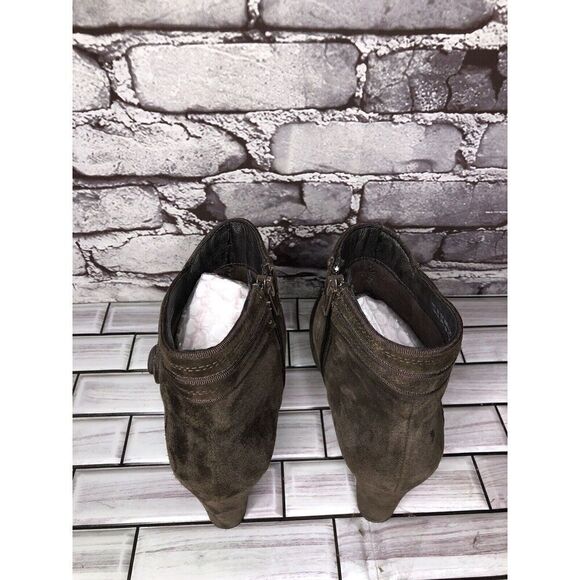 Clarks Active Brown Suede Leather Side Zip Heel Booties Boots Women Sz 6M US/37 - Picture 7 of 16